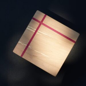 Boîte Couleur La Carrée en Alisier – Lignes Rouges