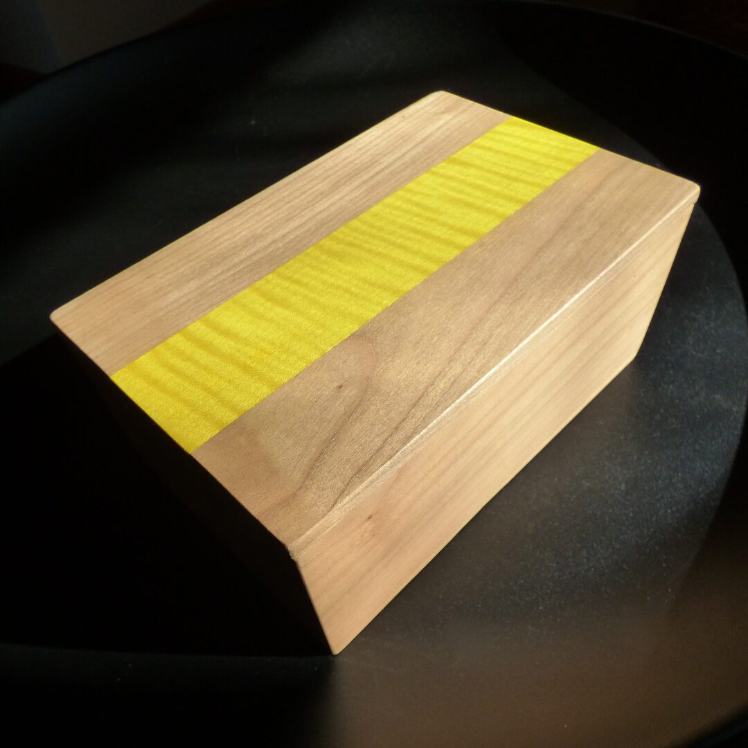 Boîte Couleur La Grande Estival en Merisier – Jaune d’Or