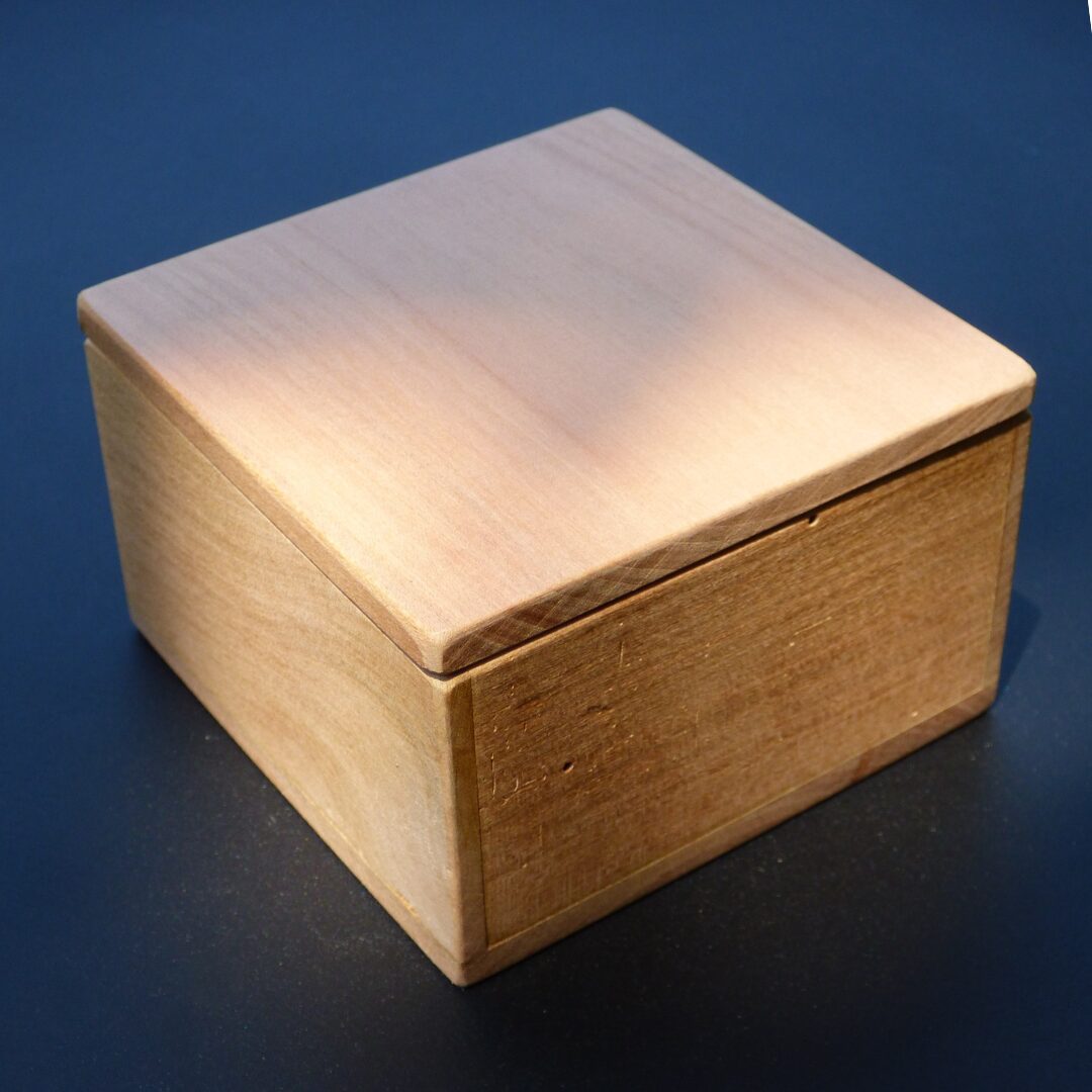 Boîte Bois Pur La Carrée en Merisier