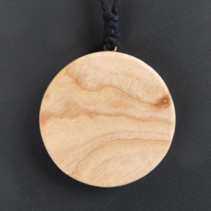 Collier Talisman en Loupe de Frêne – Bois Pur