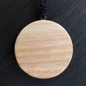 Collier Talisman en Frêne – Bois Pur