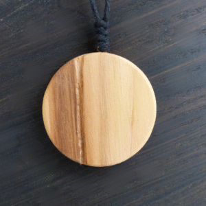 Collier Talisman en Châtaignier – Bois Pur
