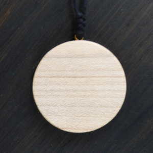 Collier Talisman en Érable – Bois Pur