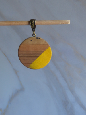 Pendentif Chemin D&rsquo;Harmonie en Noyer placage jaune d&rsquo;Or